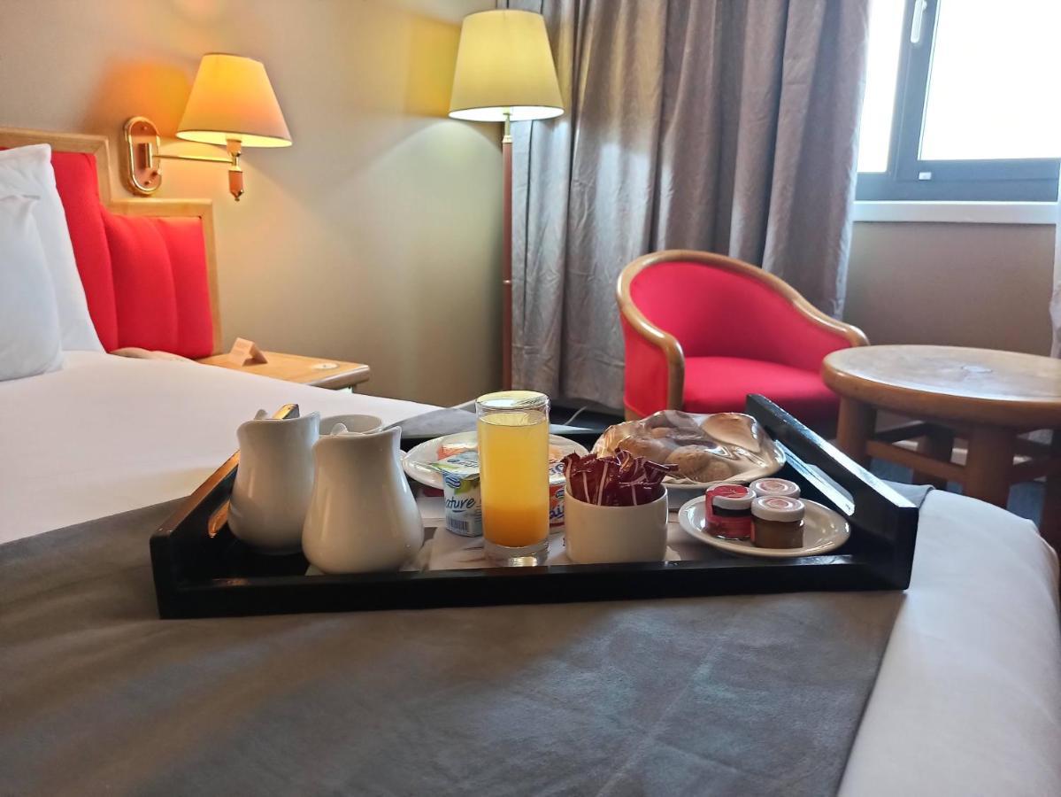 Dar el Beïda Hotel Mercure Alger Aeroport מראה חיצוני תמונה Room service tray