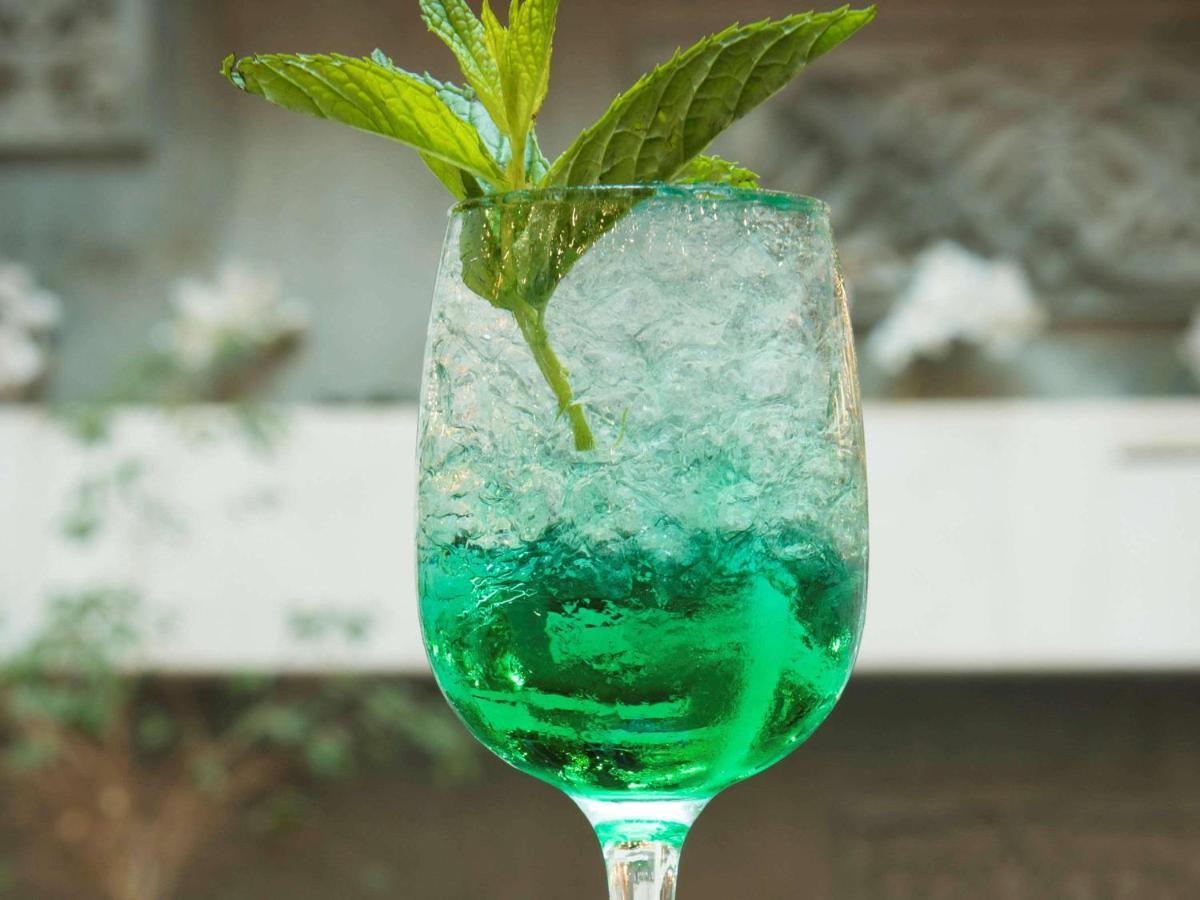 Dar el Beïda Hotel Mercure Alger Aeroport מראה חיצוני תמונה A glass of green absinthe soda