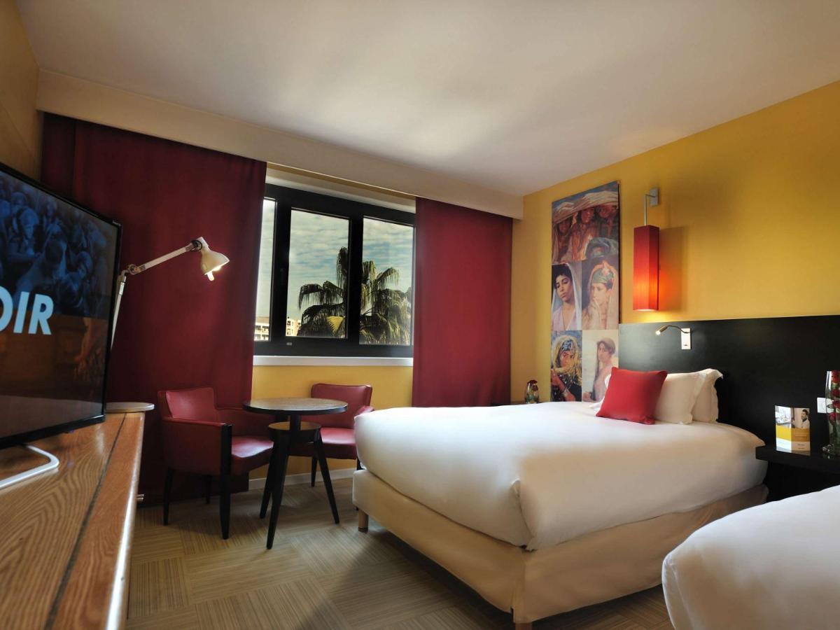 Dar el Beïda Hotel Mercure Alger Aeroport מראה חיצוני תמונה A room at the Adagio Paris Porte de Versailles